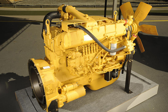 Motor de una máquina SDLG em color amarillo