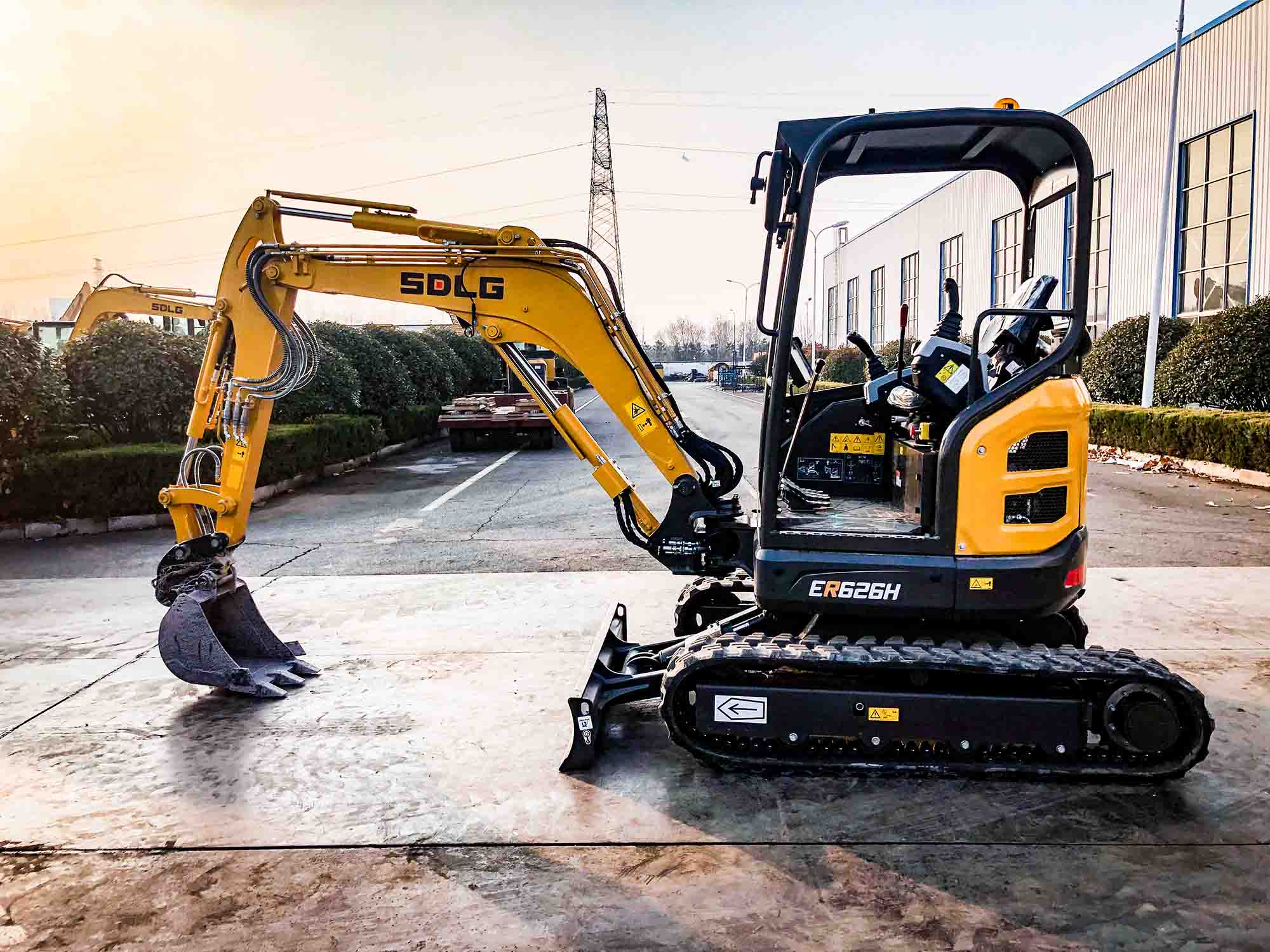 Escavadeira Compacta ER626H