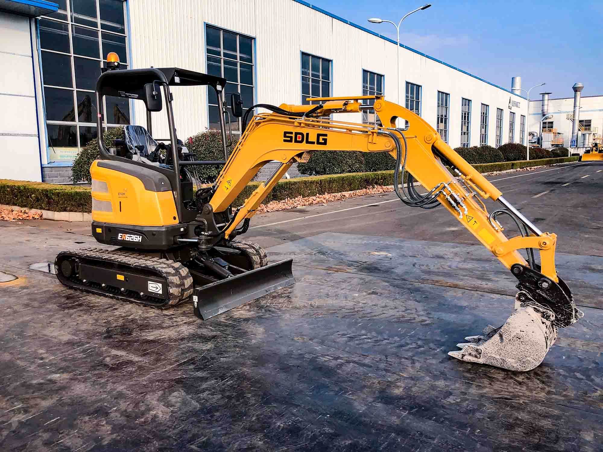 Escavadeira Compacta ER626H