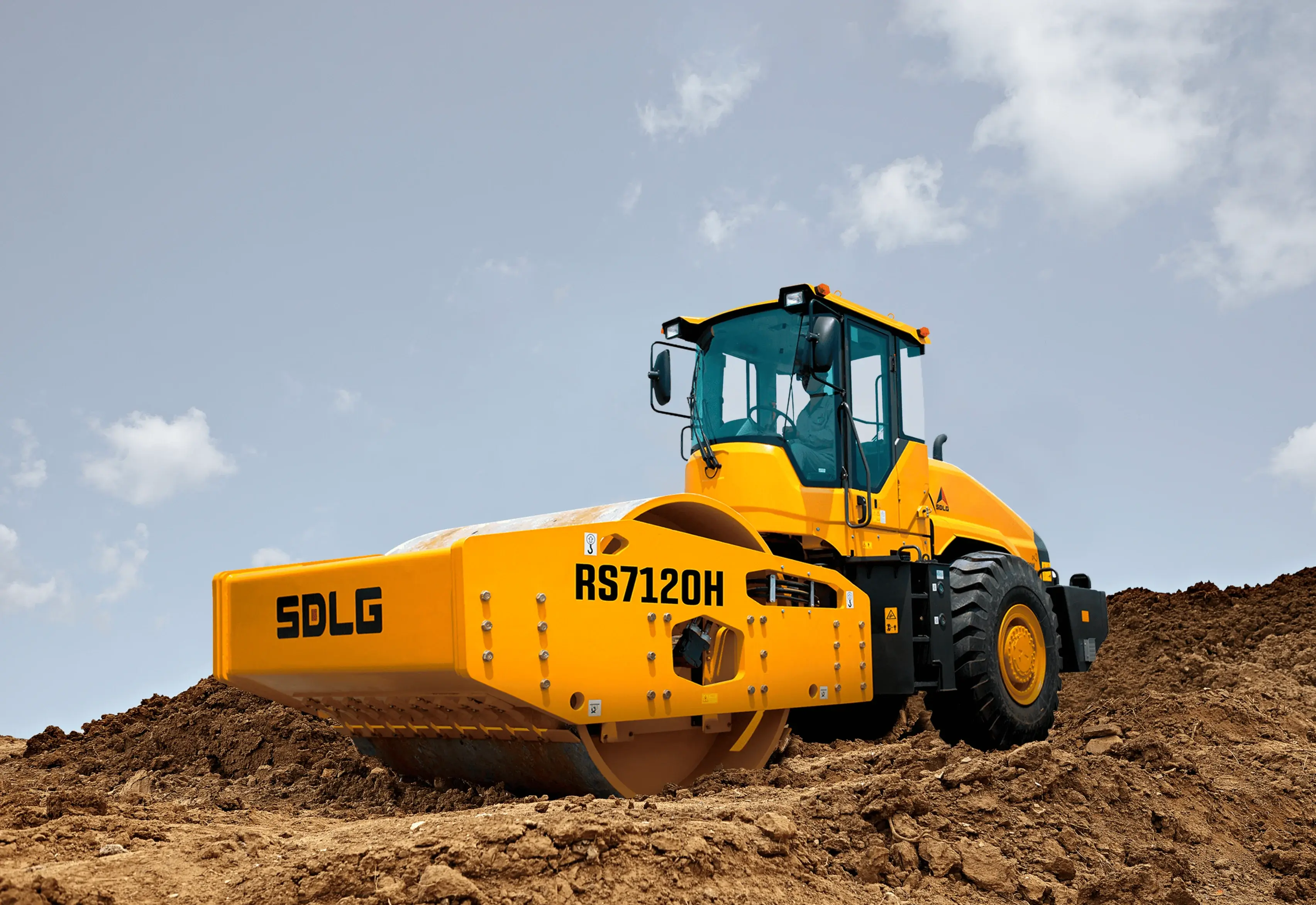 rolo compactador sdlg em operação