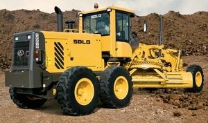Motoniveladora SDLG G9290F Motoniveladora SDLG G9290 en tierra