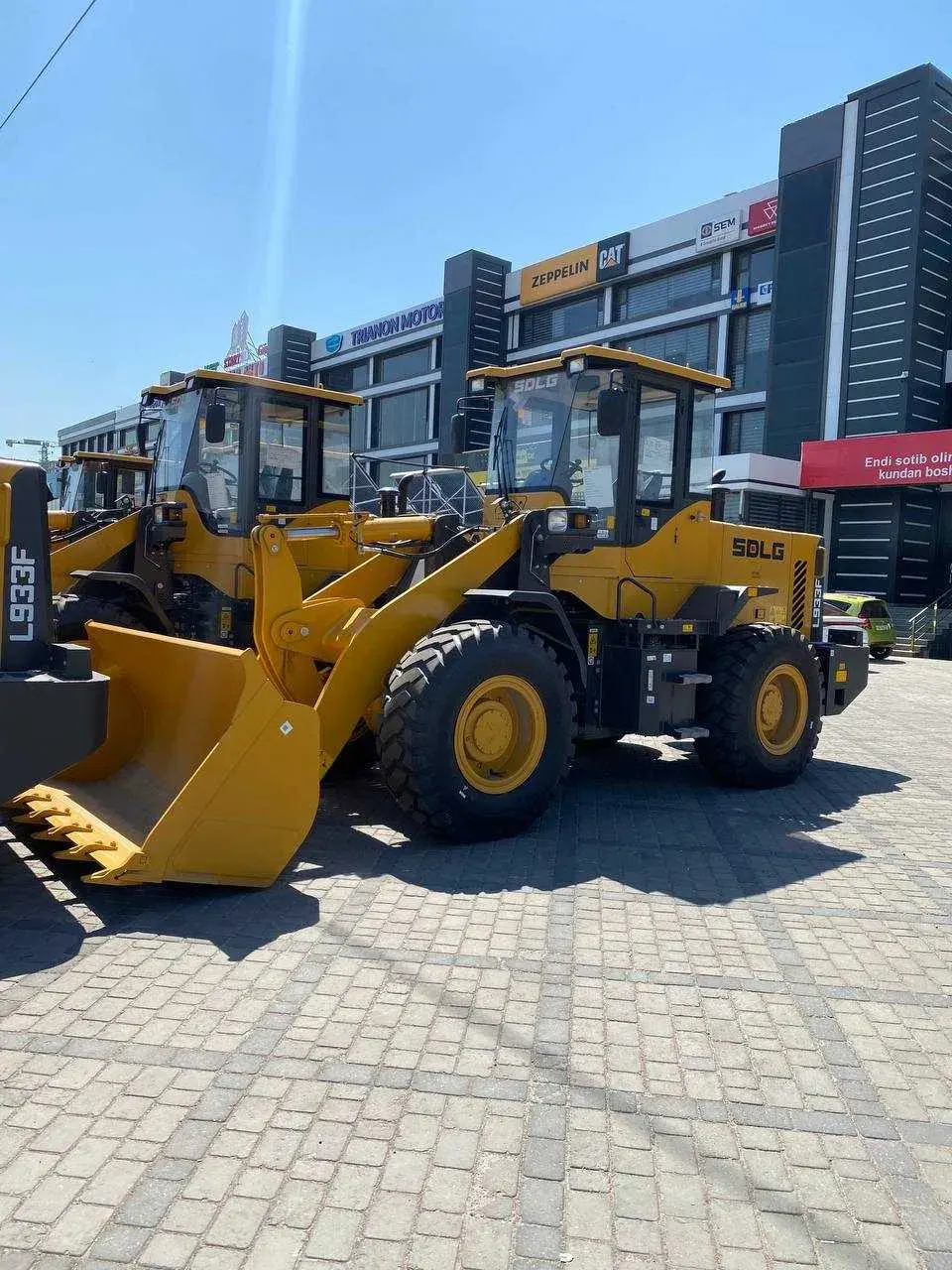 Cargadora amarela L933F